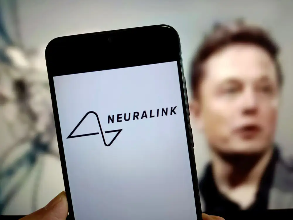 Neuralink успешно имплантировали мозговой чип еще одному человеку